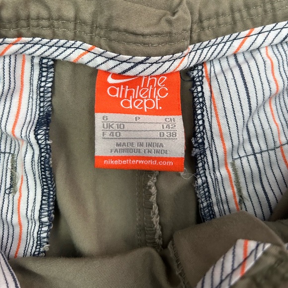 Nike Women's Army Green shorts size 6 - Picture 4 of 4